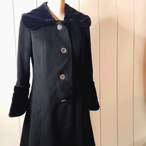 Black Shagmoor Vntg  Regencycore long wool Winter coat Fur cuffs/ Collar small